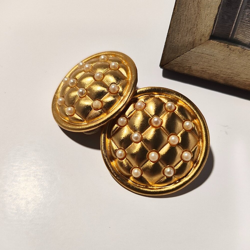 Anne Klein Couture‎ Vintage Round Gold Tone Faux Pearls Women's Earrings
